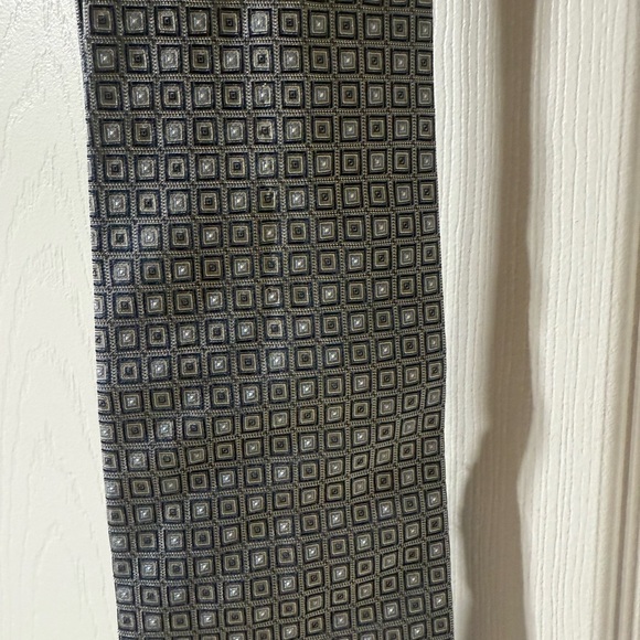 Giorgio Brutini Tie 100% Silk - Picture 3 of 3